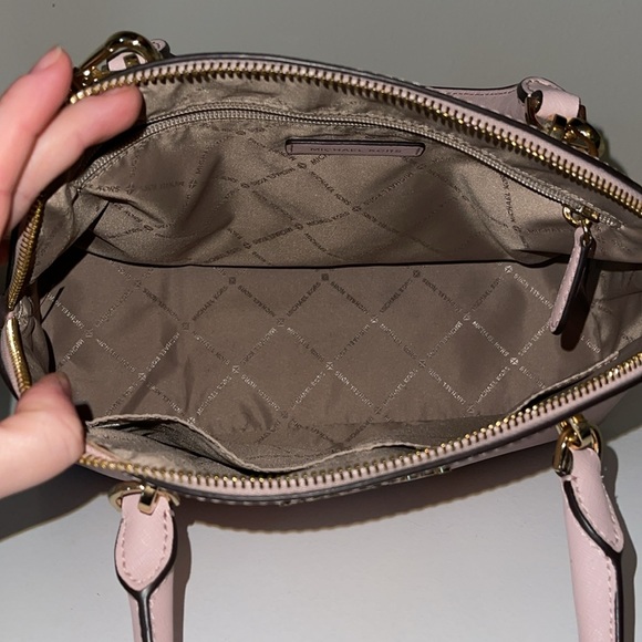MAKE AN OFFER | Michael Kors Baby Pink Large Emmy Dome Purse/Satchel 💗 - Picture 15 of 16